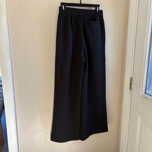 NWT women's XS Fabletics Wide leg Sweatpants